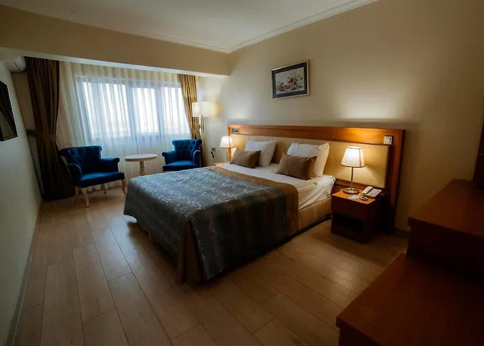 Patalya Lakeside Hotel 4*