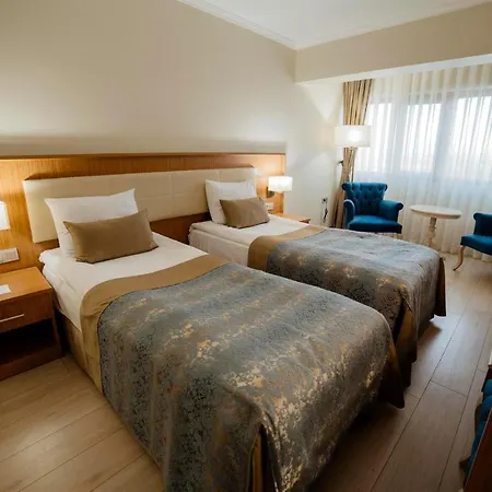 Hotel Patalya Lakeside 4*