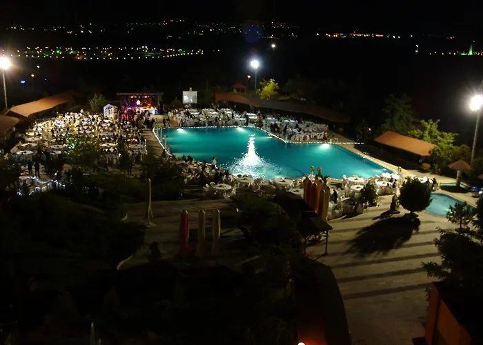 Patalya Lakeside Szálloda Ankara