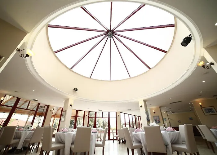 Patalya Lakeside Szálloda