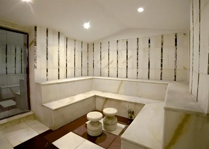 Patalya Lakeside Hotel