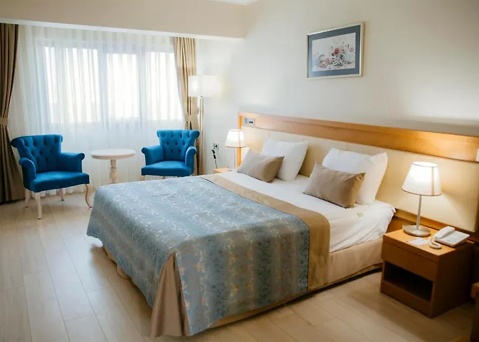 Hotel Patalya Lakeside 4*