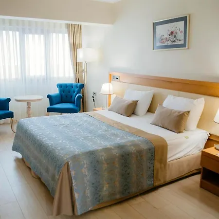 Hotel Patalya Lakeside 4*
