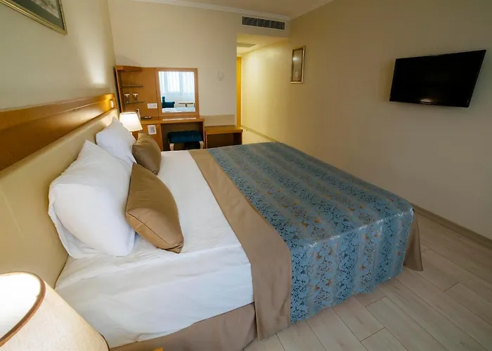 Otel Patalya Lakeside