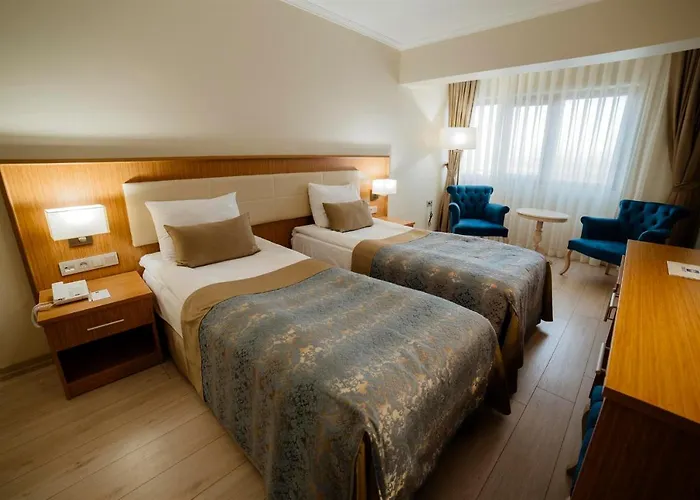 Otel Patalya Lakeside 4*